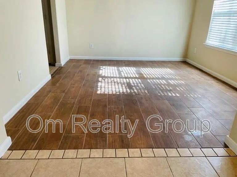 9506 Carsonmont Ln — Photo 10