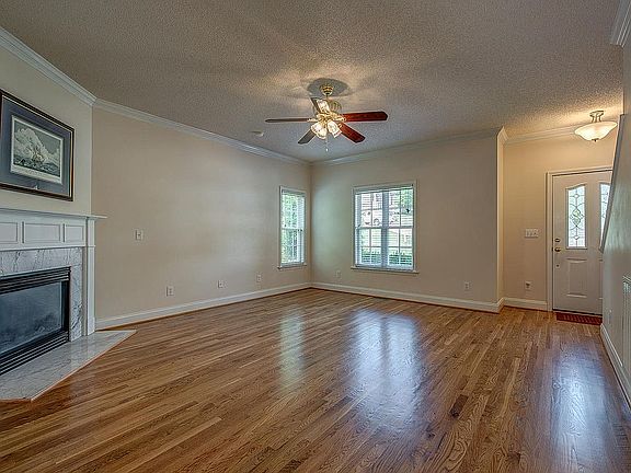 3rd image of 323 Beacon Hills Dr