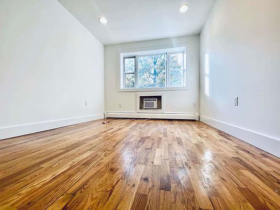 3rd image of 43 Irving Pl #A