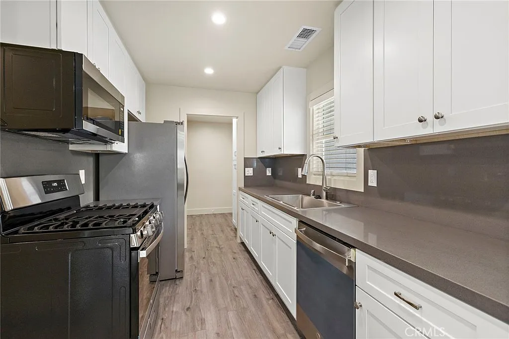 4 bed, 1286 sqft, $4,800 — Photo 4