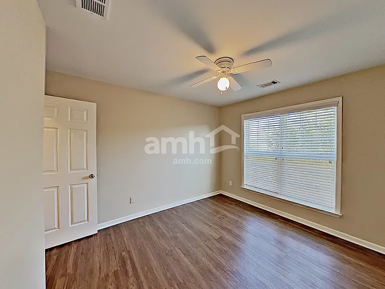 818 Poplar Ter — Photo 17
