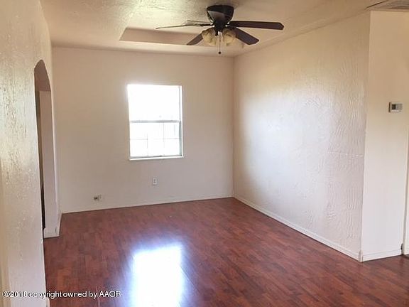 3rd image of 2833 Sanborn St