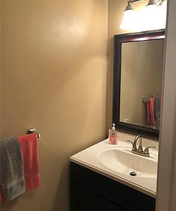 5th image of 1932 Pine Ct