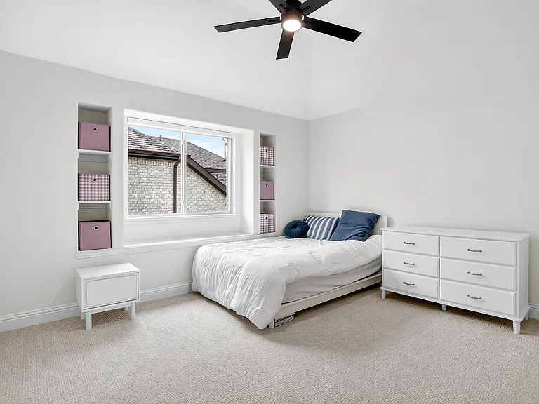 4010 Zina Ln — Photo 32