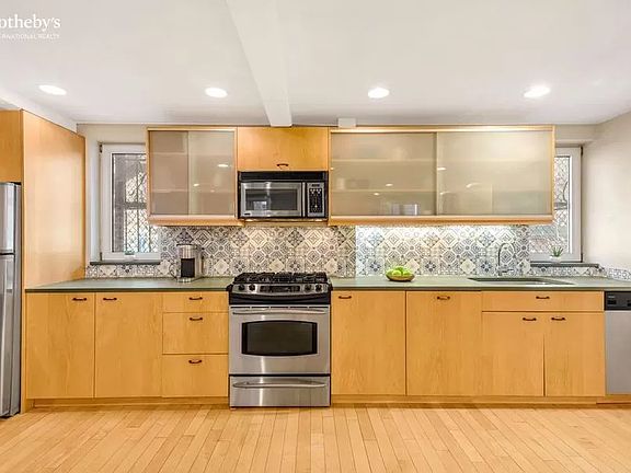 4th image of 337 W 20th St APT 2M