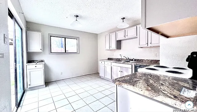 3 bed, 1.0 bath, 1200 sqft, $1,490 — Photo 4