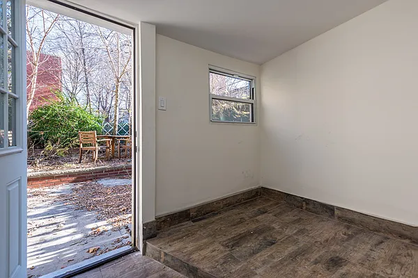 Rented by Nooklyn NYC LLC | media 44