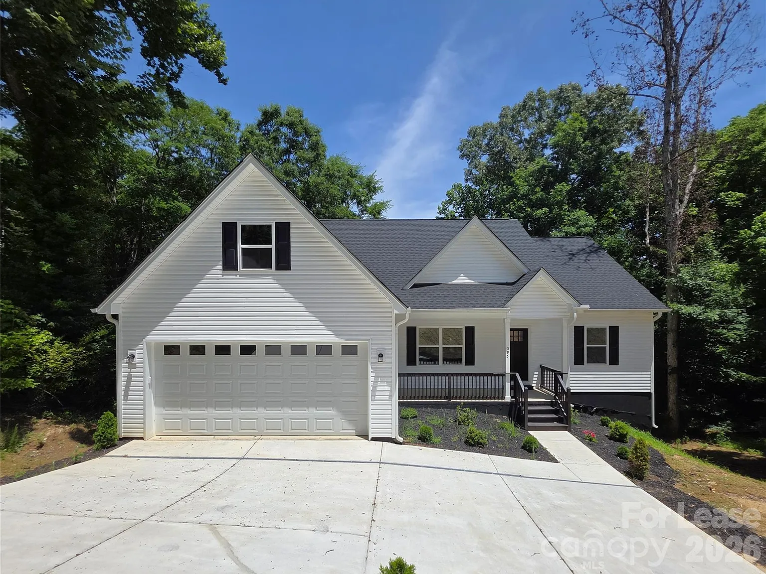 5 bed, 3.0 bath, $3,500 — Photo 2