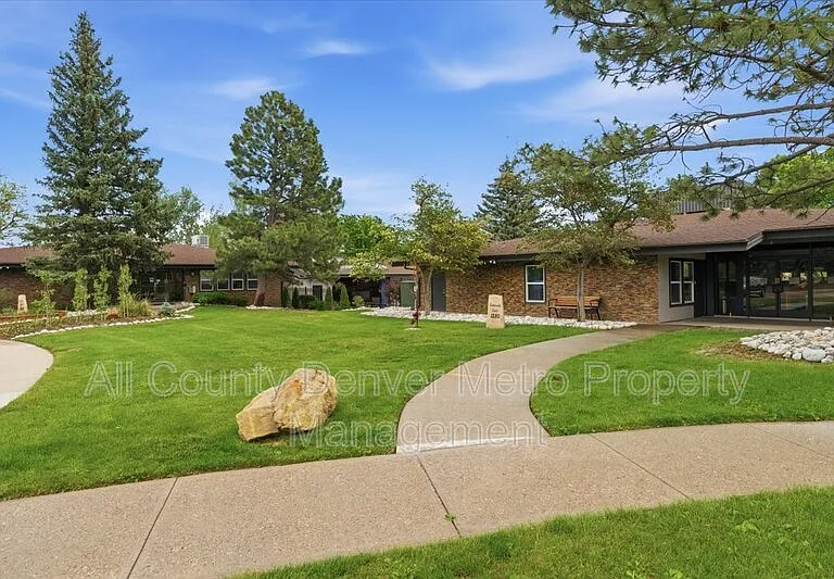 1400 Golden Cir #306 — Photo 25
