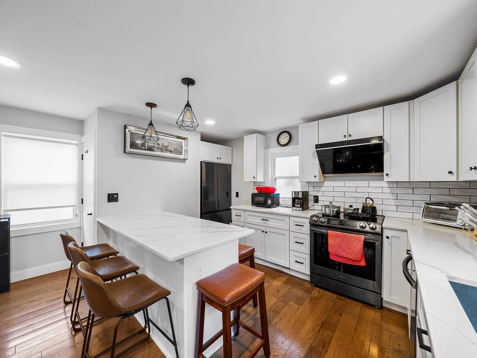 3 bed, 1.5 bath, 1791 sqft, $3,600 — Photo 1