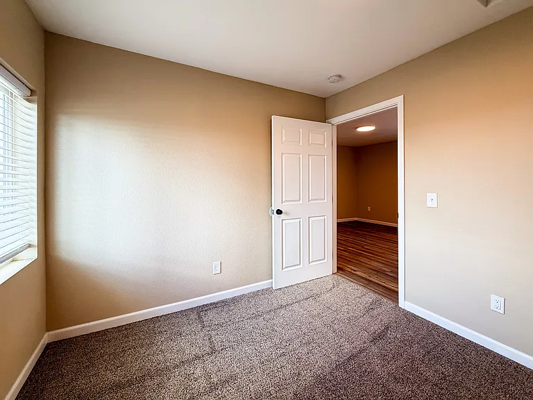 501 E 2nd Ave #5 — Photo 9
