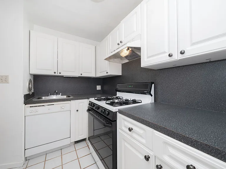 111-15 66th Ave #2C — Photo 9