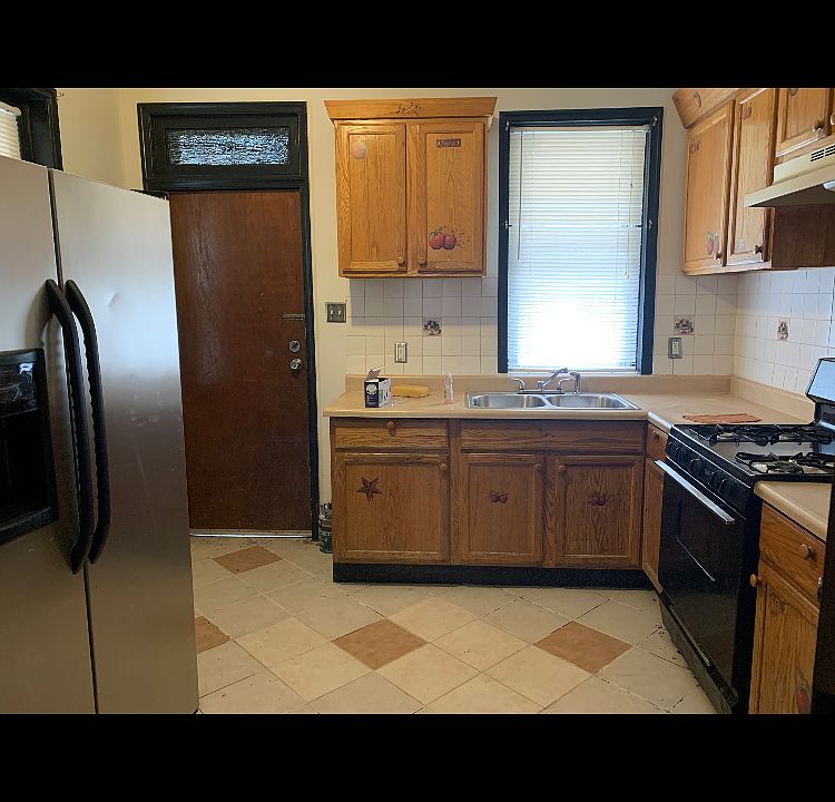 1st image of 32 N 17th St