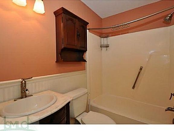 5th image of 9 White Pine Ct