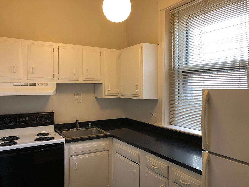 1st image of 2800 N Pine Grove Ave Suite 2