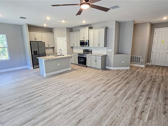 3rd image of 10436 N Halsey Way