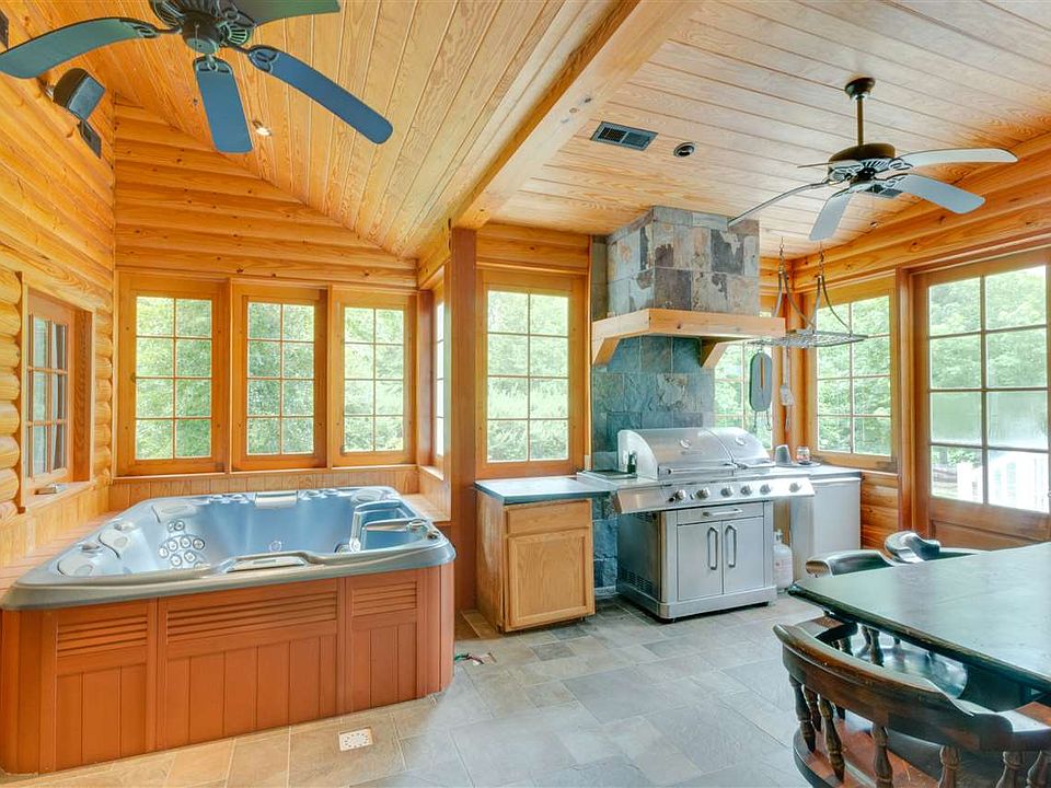 1st image of 37 Acorn Ct