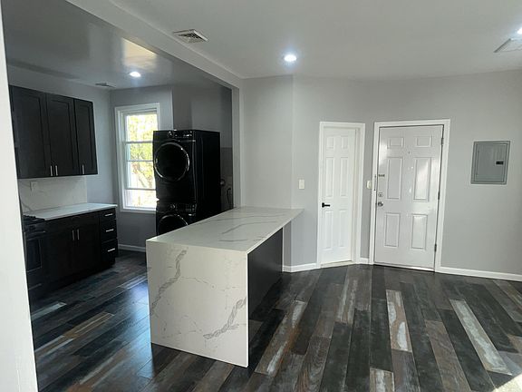 4th image of 31 Stagg St APT 1