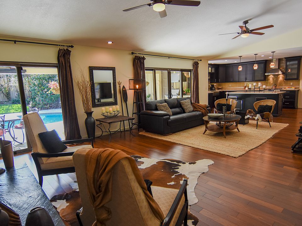 Open Concept Great Room 