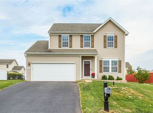 5471 Lucknow Dr, Clay, NY 13041
