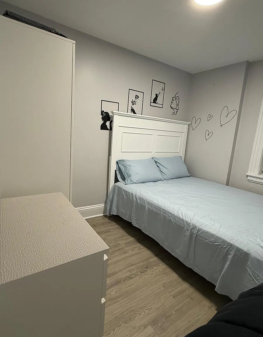 3 bed, $900 — Photo 1
