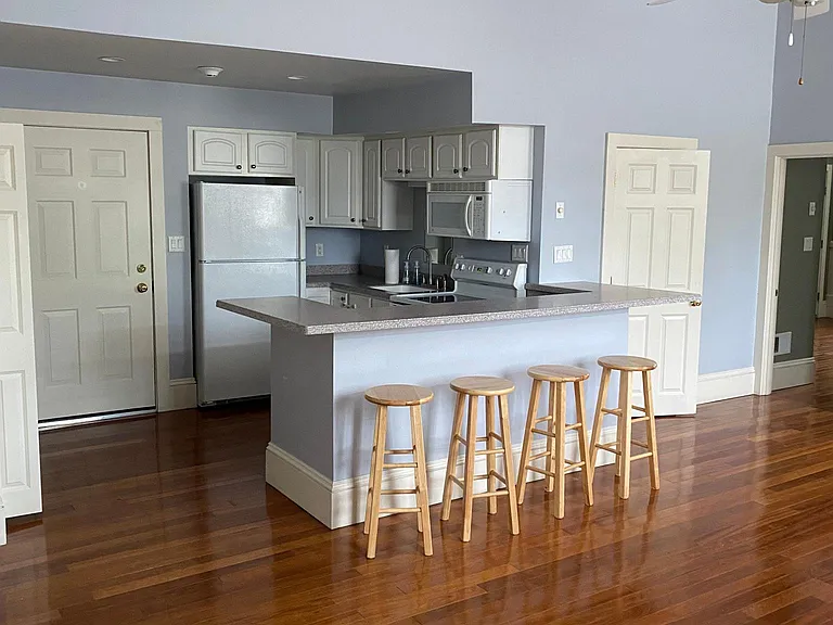 11-15 Bird St #5A — Photo 1