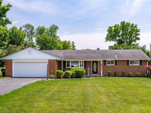 3933 Fieldcrest Dr, Dayton, OH 45431
