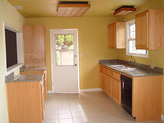 3rd image of 1336 S Mullender Ave