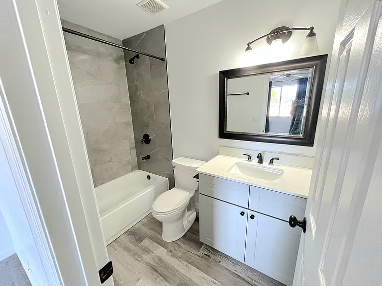 4717 SW 69th Ter — Photo 28
