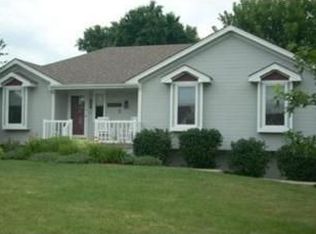 905 Maple St, Kearney, MO 64060