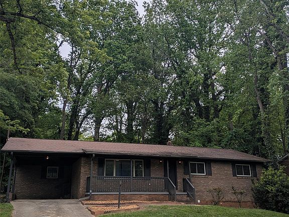2nd image of 1002 Hemlock Dr