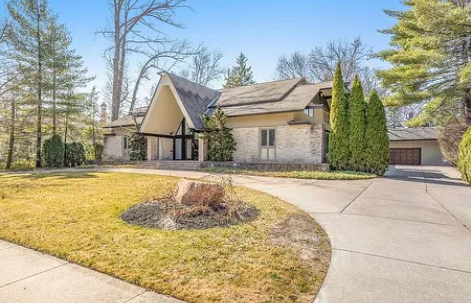 1st image of 19455 Cumberland Way