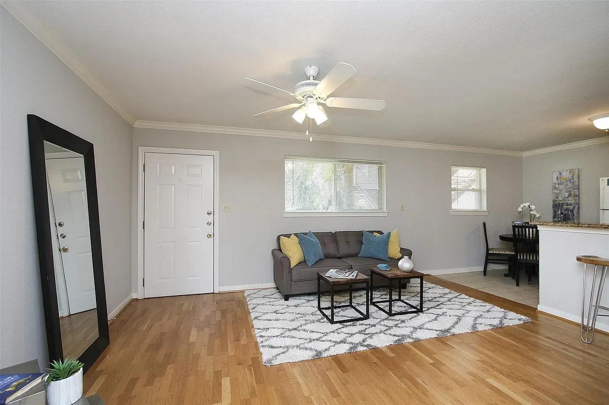 Building Photo - 1307 Welch St #4