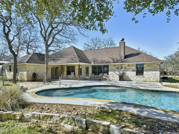 363 ROSEWOOD DR, La Vernia, TX 78121