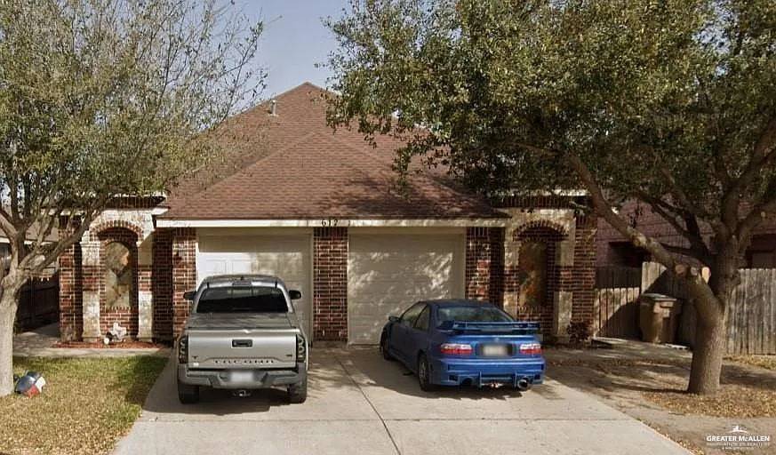 3 bed, 2.0 bath, 1250 sqft, $1,300 — Photo 1