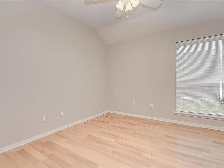 3026 Silver Spring Trl — Photo 29