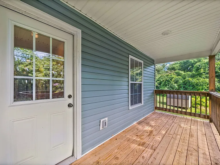 528 Poston St — Photo 21
