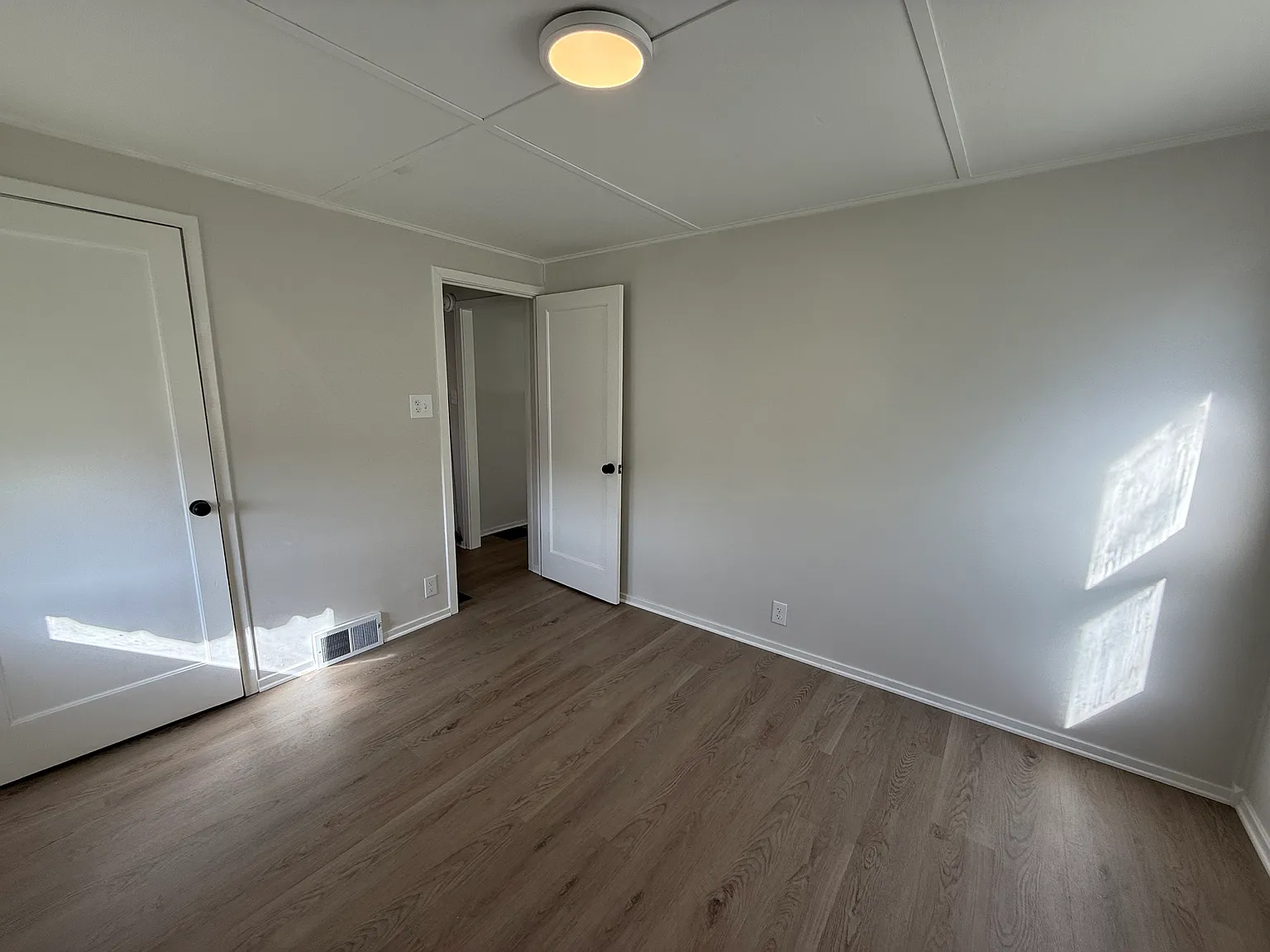 2 bed, $1,200 — Photo 4