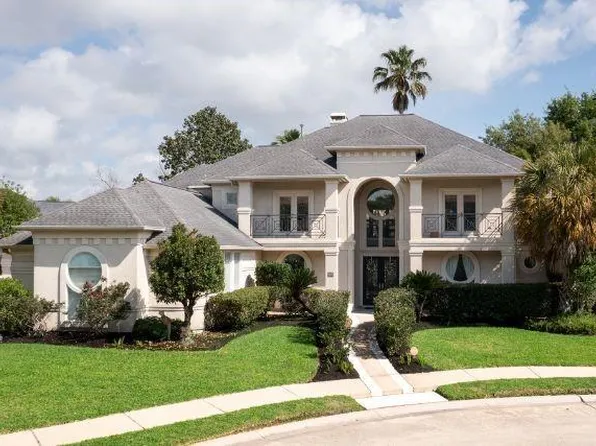 65 Schubach Dr, Sugar Land, TX 77479