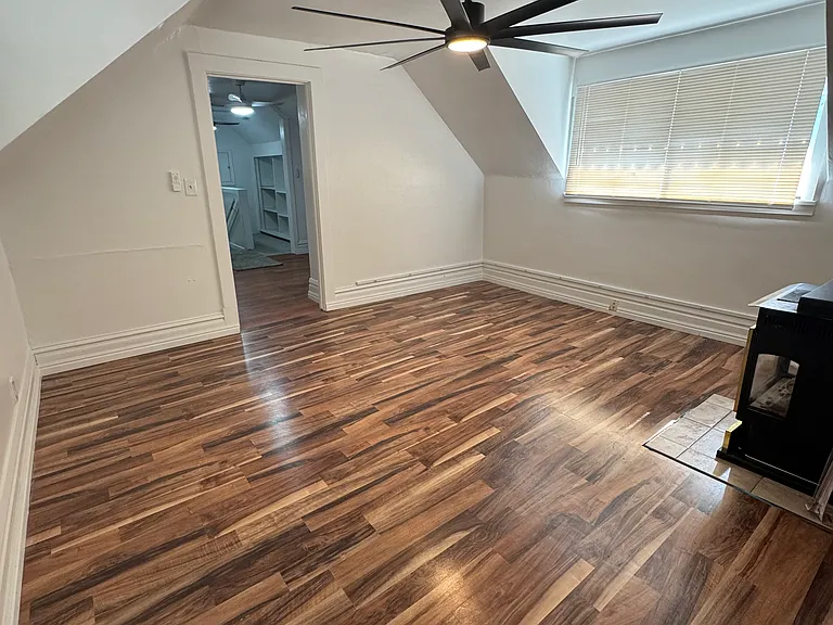 625 E 21st St #3 — Photo 4