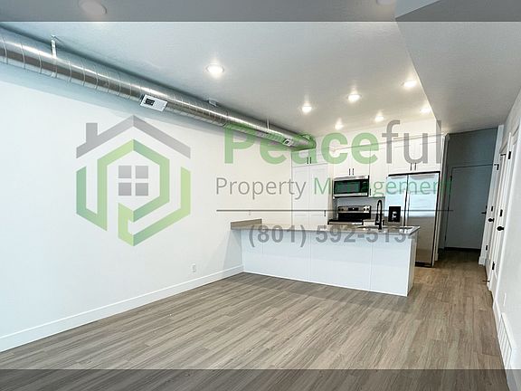 3rd image of 909 W Euclid Ave #107-1