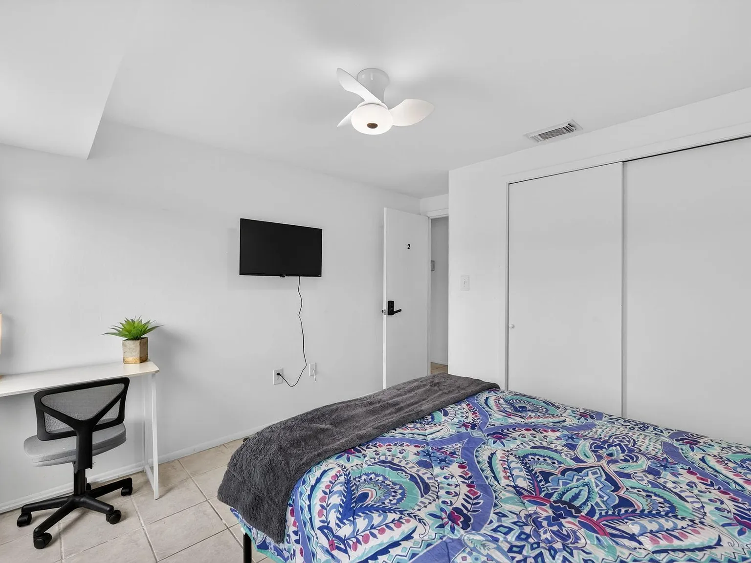 4 bed, 2.0 bath, 1102 sqft, $845 — Photo 2