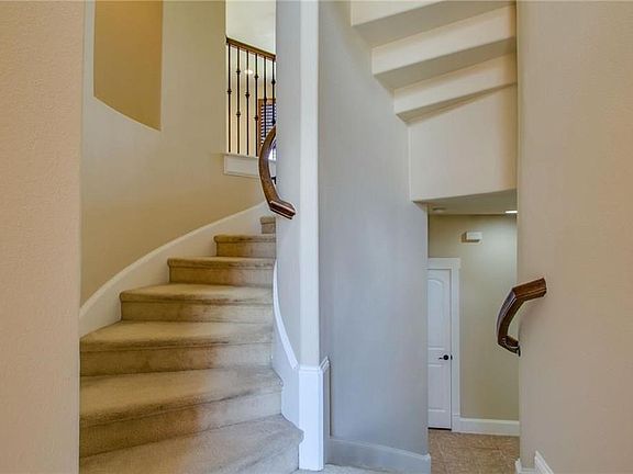 4th image of 2620 Villa Di Lago Dr #5