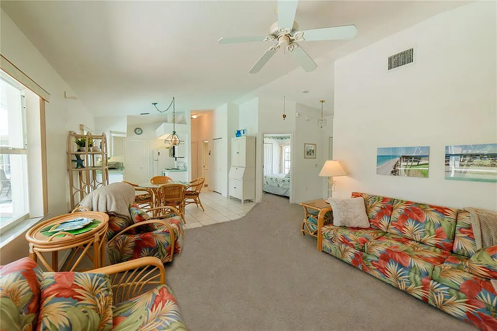 2 bed, 2.0 bath, 1050 sqft, $4,500 — Photo 4
