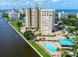 25 Bluebill Ave #A-403, Naples, FL 34108
