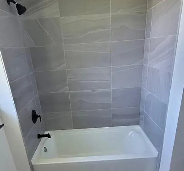 424 Park Ave — Photo 9