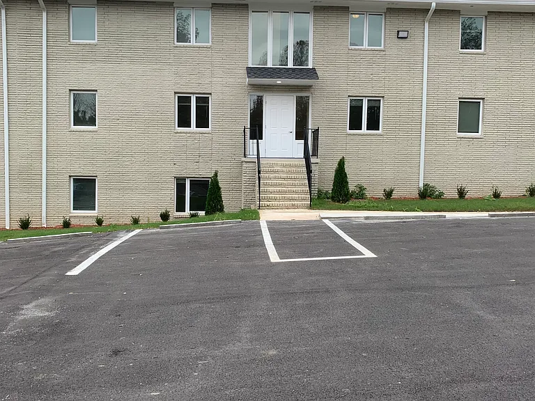 166 Anderson Ave NW — Photo 3