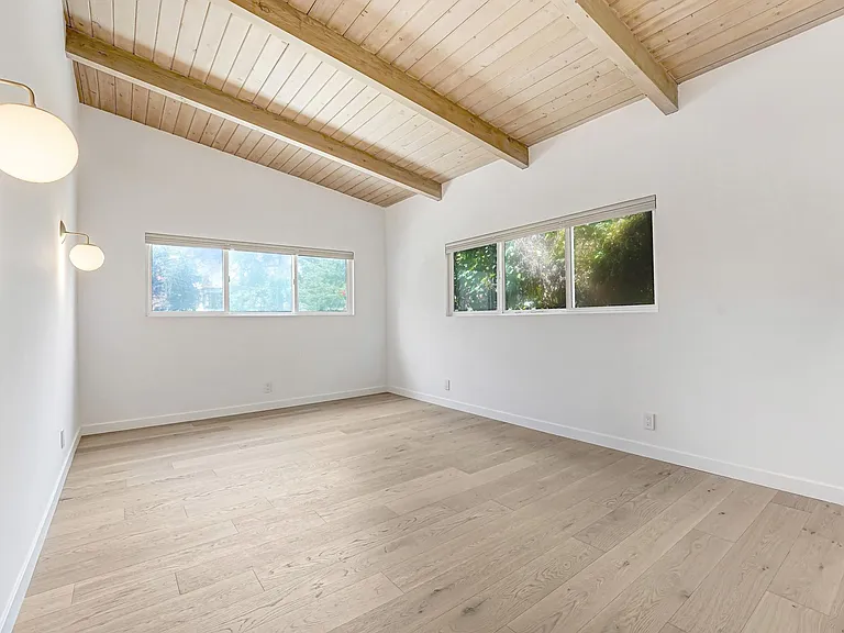 827 15th St - steps to Montana Ave in Santa Monica! — Photo 18