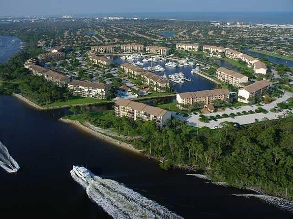 3rd image of 501 Seafarer Cir APT 306