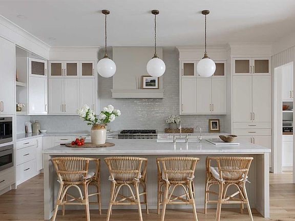 4th image of 2028 S 41st Ave SW